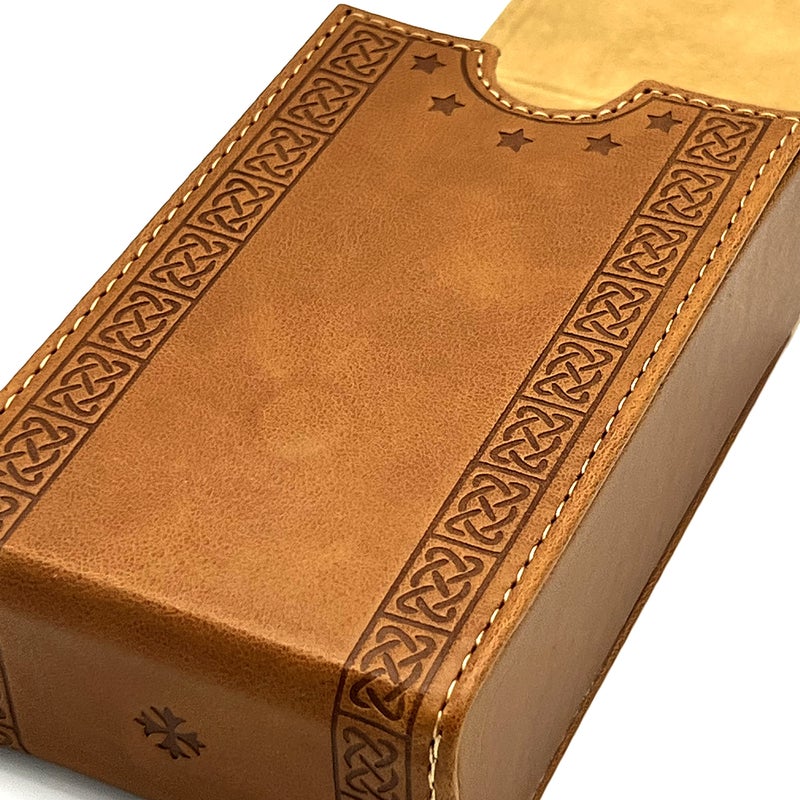 Luck Lab حافظة بطاقات التاروت من لوك لاب - بني - تناسب معظم بطاقات التاروت ذات الحجم القياسي (تناسب حجم المجموعة مع العلبة التي تقيس 4.875 x 2.875 x 1.25) - تصميم شجرة الحياة - Image 3