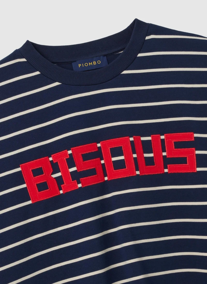 او في اس تيشيرت قطن واسع متعدد الألوان من أو في إس