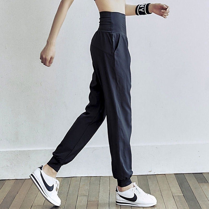WU Women's Loose Fit Running Yoga Pants with High Waist and Elastic Ankles, Quick-Dry Breathable Athletic Trousers for Summer - Image 4