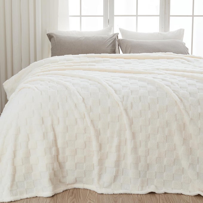 SUPER SOFT QUEEN BLANKET IVORY PREMIUM SILKY FLANNEL FLEECE 3D CHECKERED LIGHTWEIGHT BED BLANKET ALL SEASON USE IVORY CHECKERED QUEEN90X90