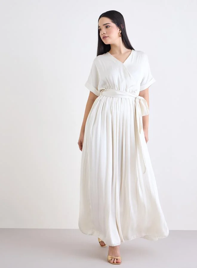 ستايلي فستان طويل بنمط لف وأكمام قصيرة