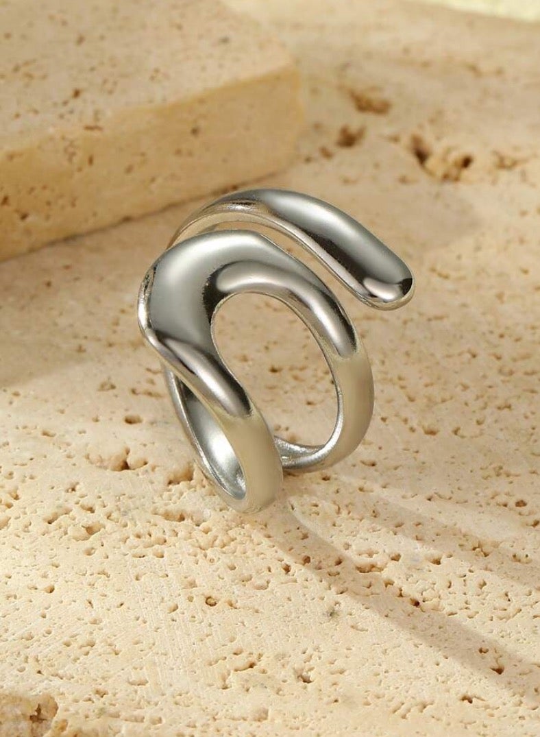 إيكوال خاتم نسائي من الاستانلس ستيل باللون الفضي انيق وعصري بمقاس موحد - Image 3