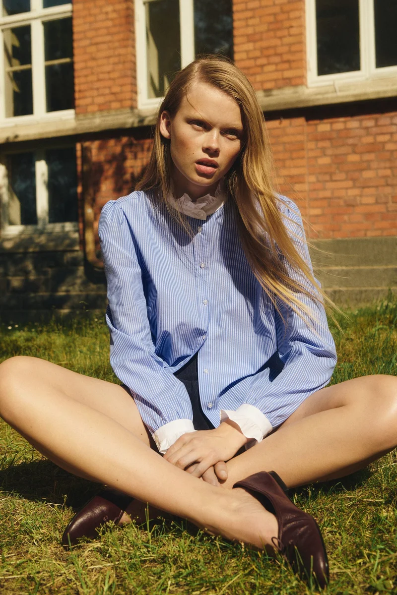 اتش اند ام بلوزة بقبة مكشكشة