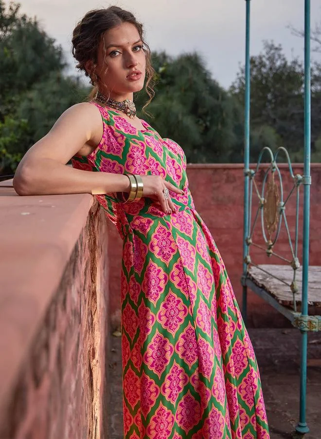 ساسافراس جمبسوت بلا أكمام بنمط لف وطبعة زهور