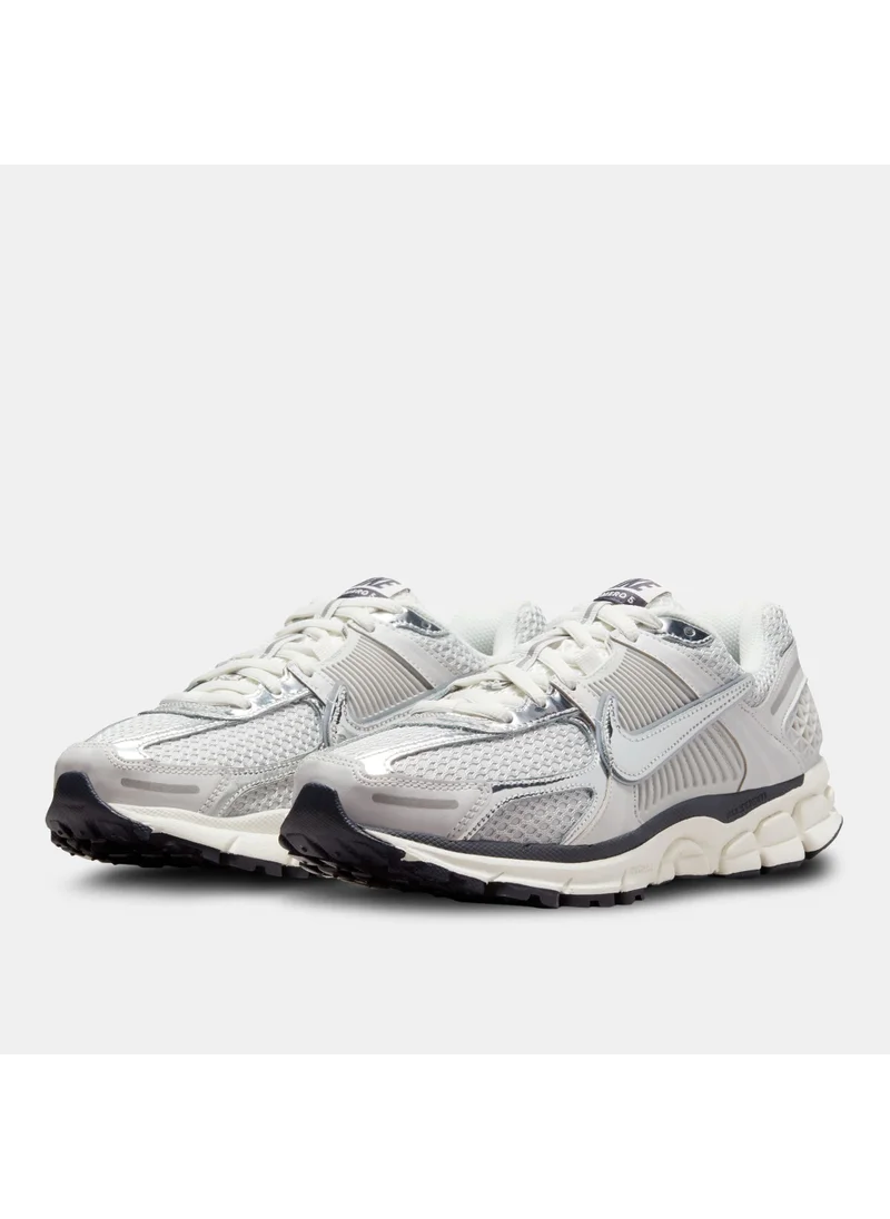 Nike Women's Zoom Vomero 5 Shoes