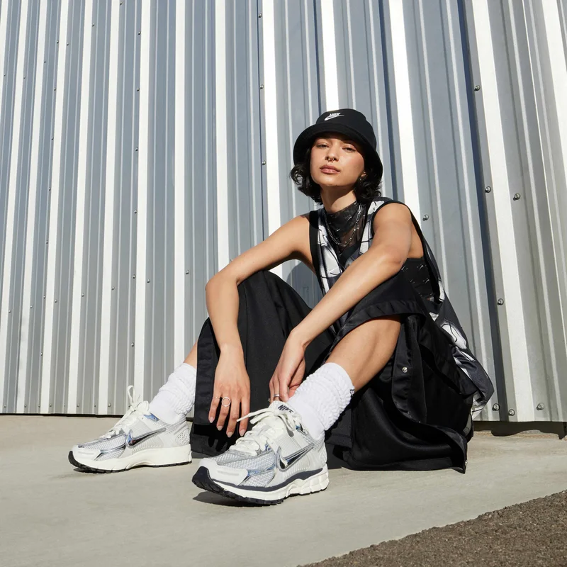 Nike Women's Zoom Vomero 5 Shoes