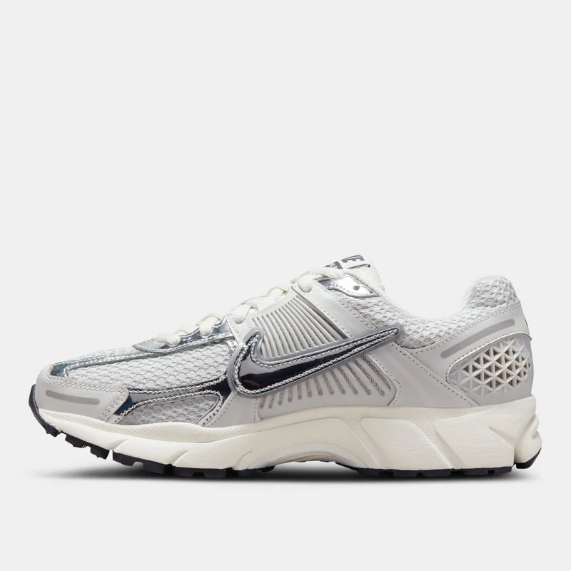 Nike Women's Zoom Vomero 5 Shoes