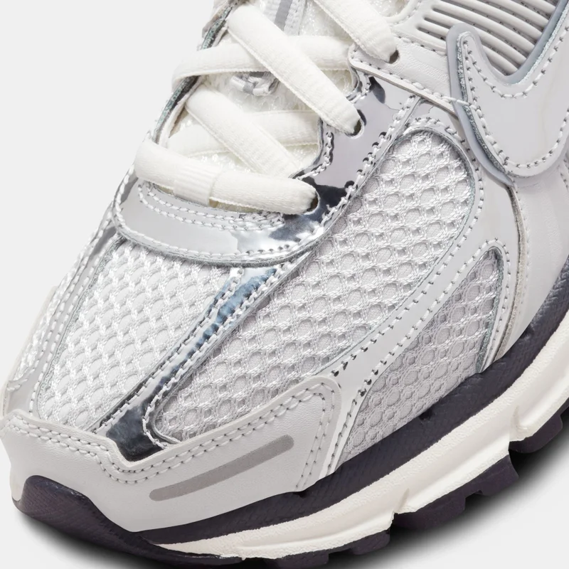 Nike Women's Zoom Vomero 5 Shoes