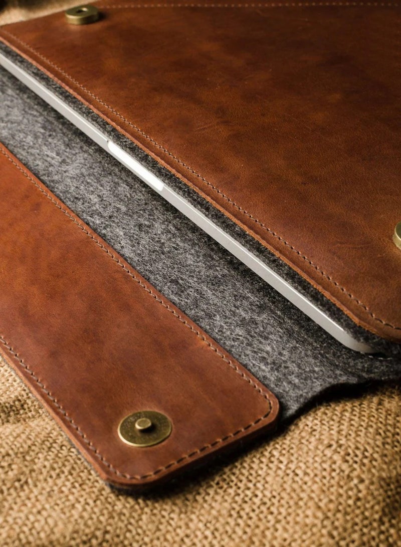 Dipelle Di Pelle™ Ultra Slim Laptop Sleeve 13 Inch, PU Leather & Felt, Magnetic Closure, Fits MacBook Pro/Air 13, iPad Pro 12.9, Surface Pro – Stylish & Durable - Image 3