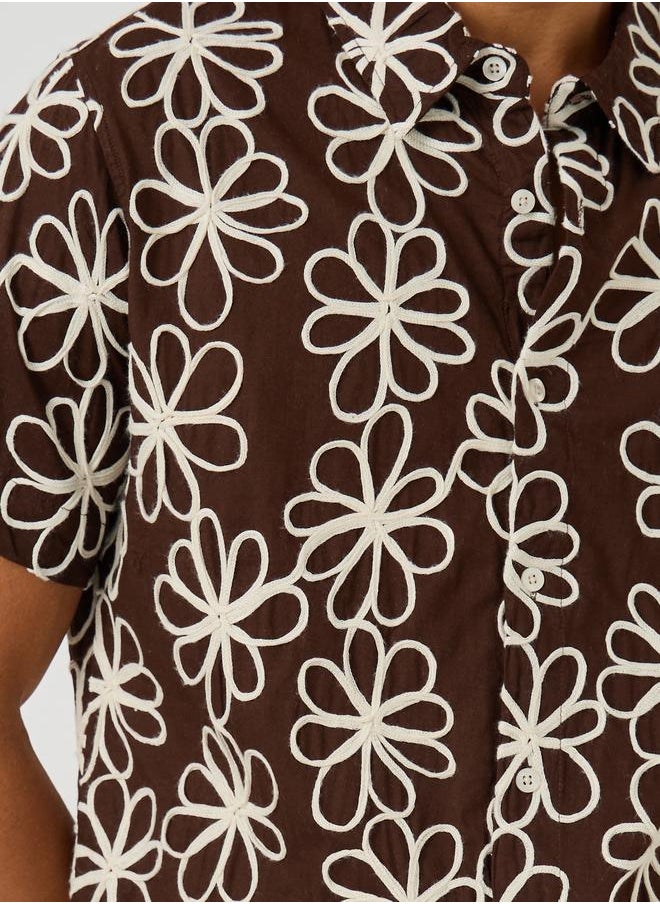 Styli Styli Embroidered Short Sleeve Regular Fit Shirt  - Image 3