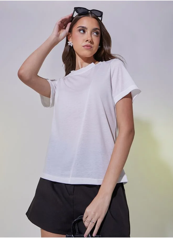 ستايلي Solid Neck Cut Out Detail Short Sleeves T-Shirt