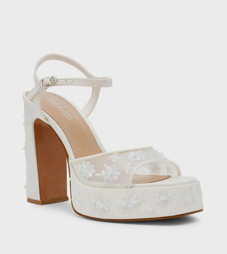 ستيف مادن Liandra Embroidered Platform Heel Sandals