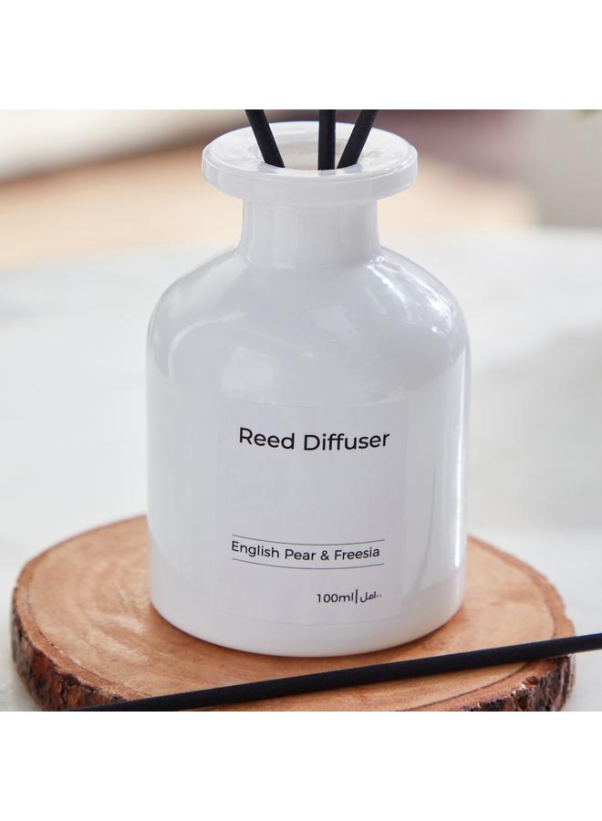 Balmy English Pear And Freesia Reed Diffuser 100 Ml - Image 3