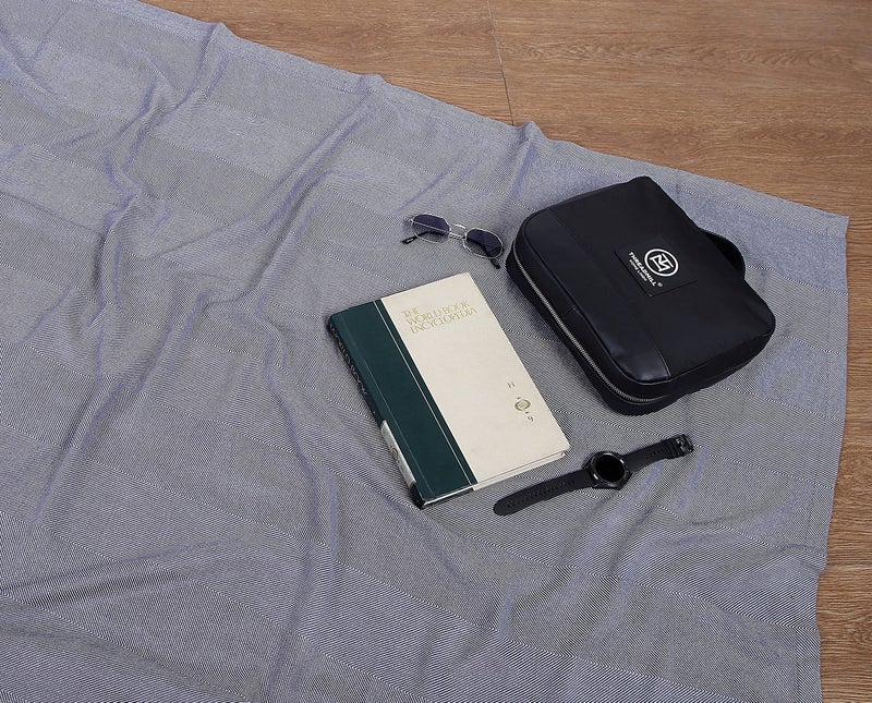 Threadmill بطانية سفر من القطن والفيكوز المشتق من البامبو - بطانية خفيفة ناعمة فاخرة مع حقيبة جلدية سوداء (لون رمادي) بطانية مدمجة وقابلة للنقل للسفر والسيارة والنزهات والتخييم - Image 2