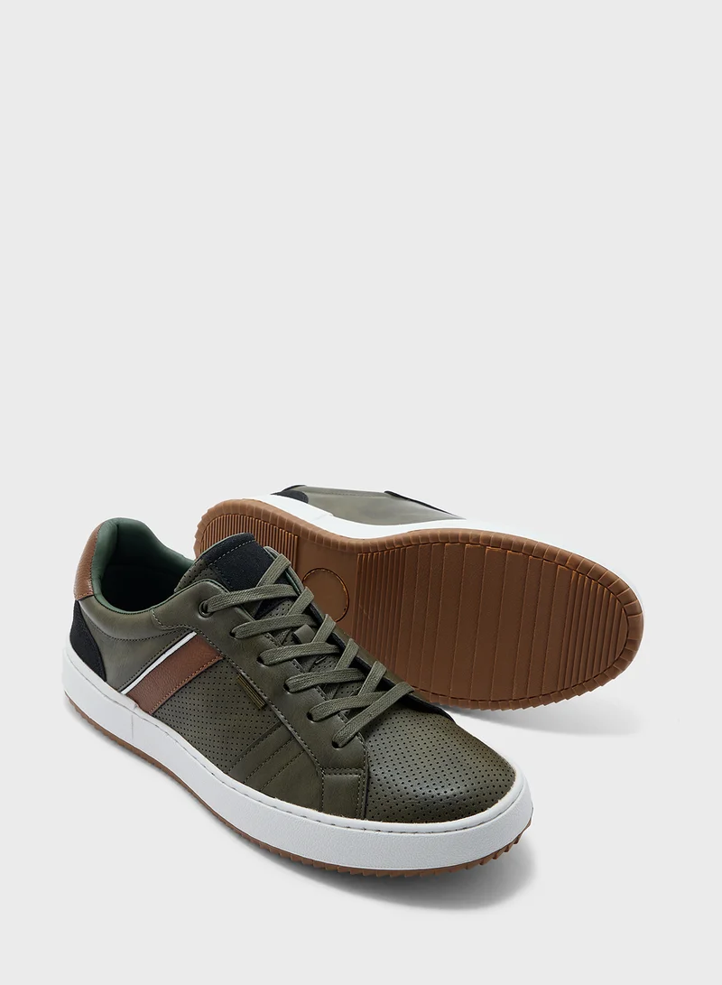 Robert Wood Casual Sneakers