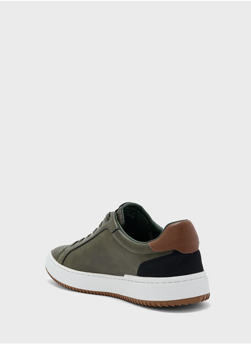 Robert Wood Casual Sneakers