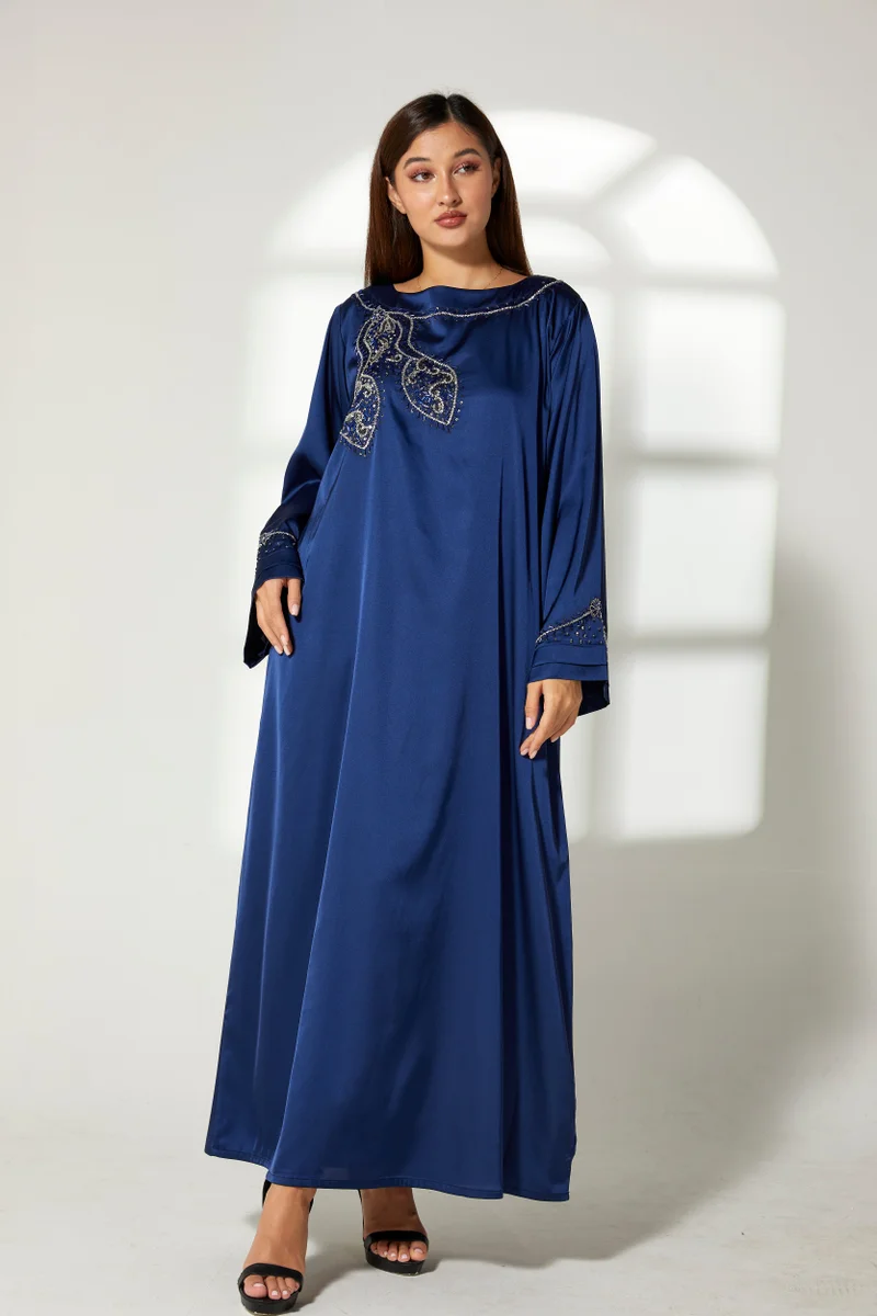 Moistreet Embroidered Flared Sleeve Kaftan