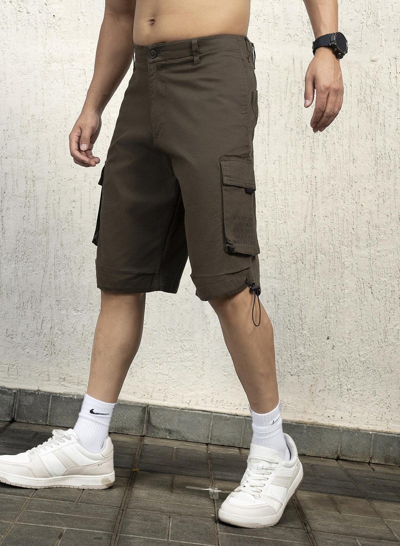 Hubberholme Men's Dark Olive Cotton Blend Solid Pattern Cropped Length Cargo Loose Shorts - Image 3