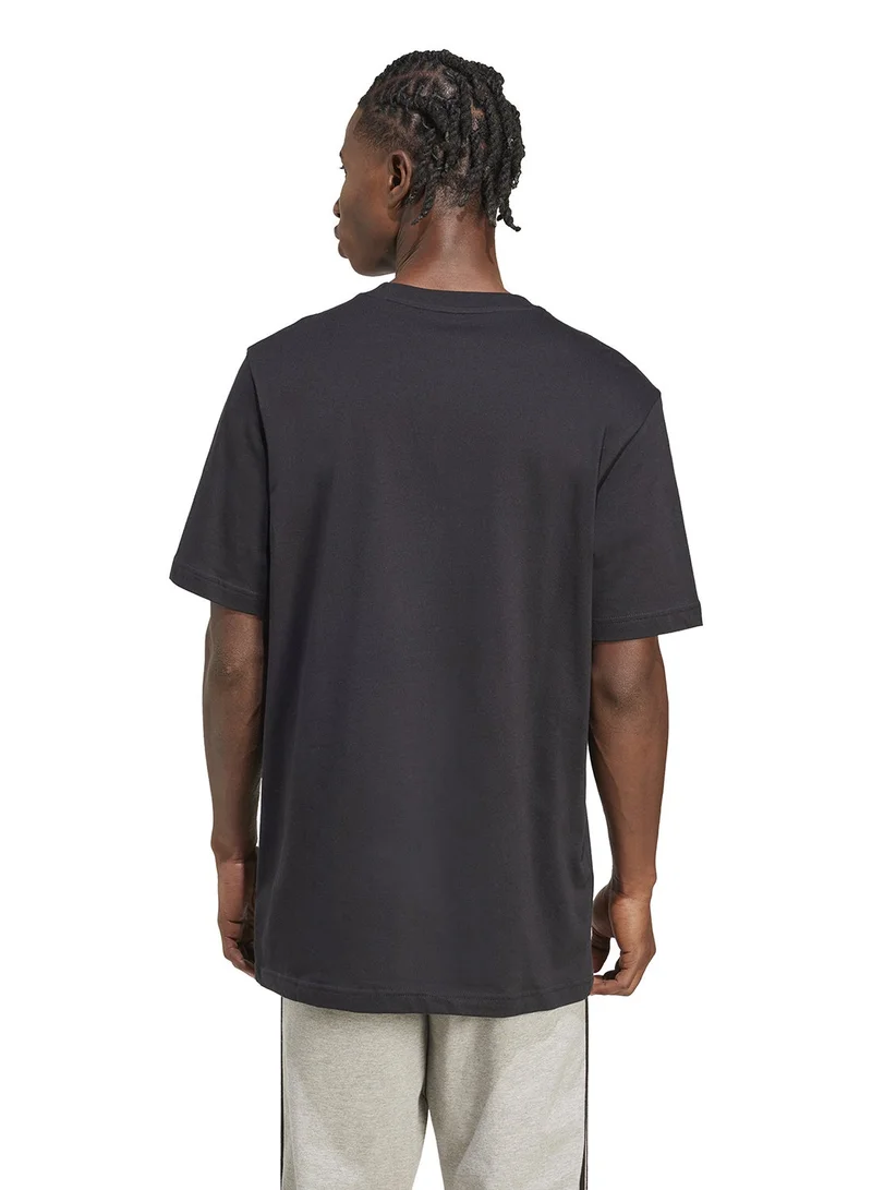 اديداس تيشيرت رياضي بطبعة ذكريات الرياضة