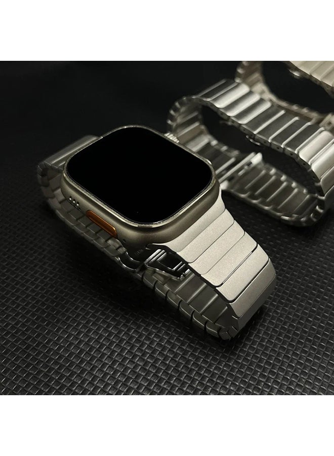 O Ozone Stainless Steel Watch Band with Case For Apple Watch Series 9/8/7 (45mm) Metal Strap and Rugged Protective Bumper Cover for Men - Silver  - Image 4