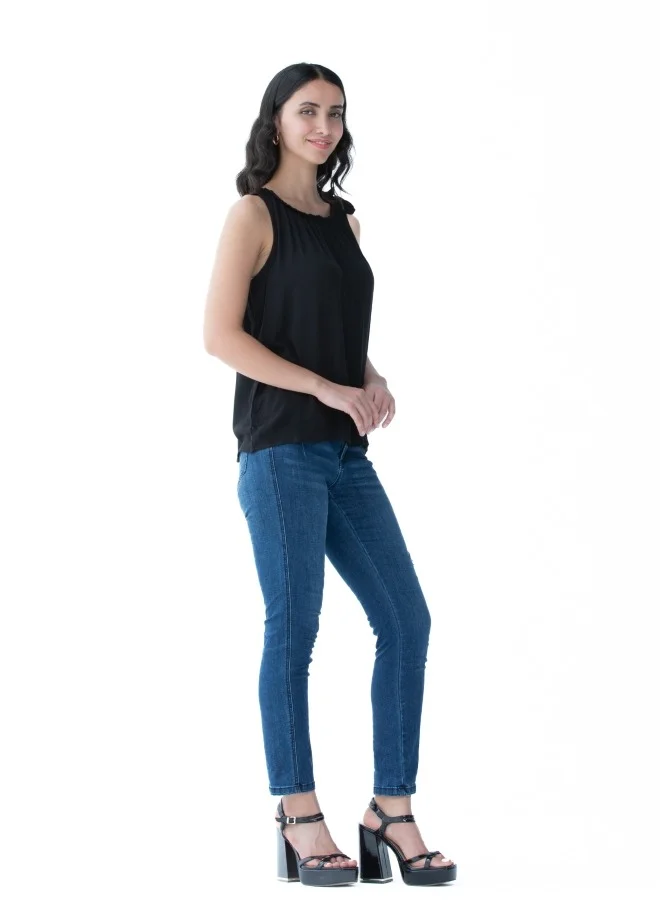 ZABAIONE Versatile black sleeveless top with a gathered neckline, perfect for layering or standalone use.