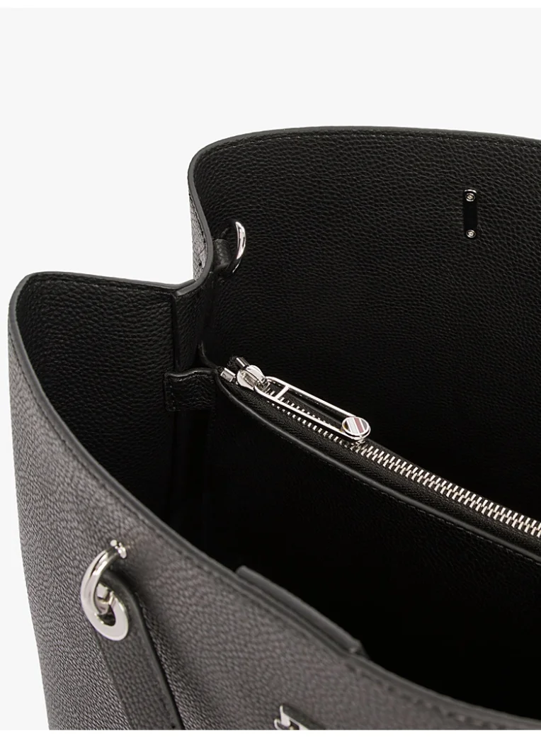 TOMMY HILFIGER TH Emblem Satchel