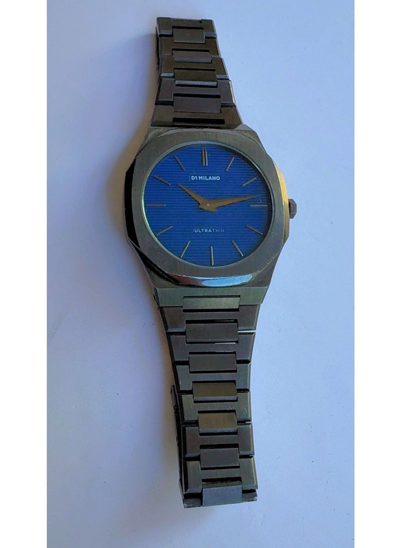 D1 Milano Ultra Thin Quartz Watch for Men - Blue Linen Dial, Gunmetal Stainless Steel Bracelet (Pre-Owned - Like New Condition) - Image 5