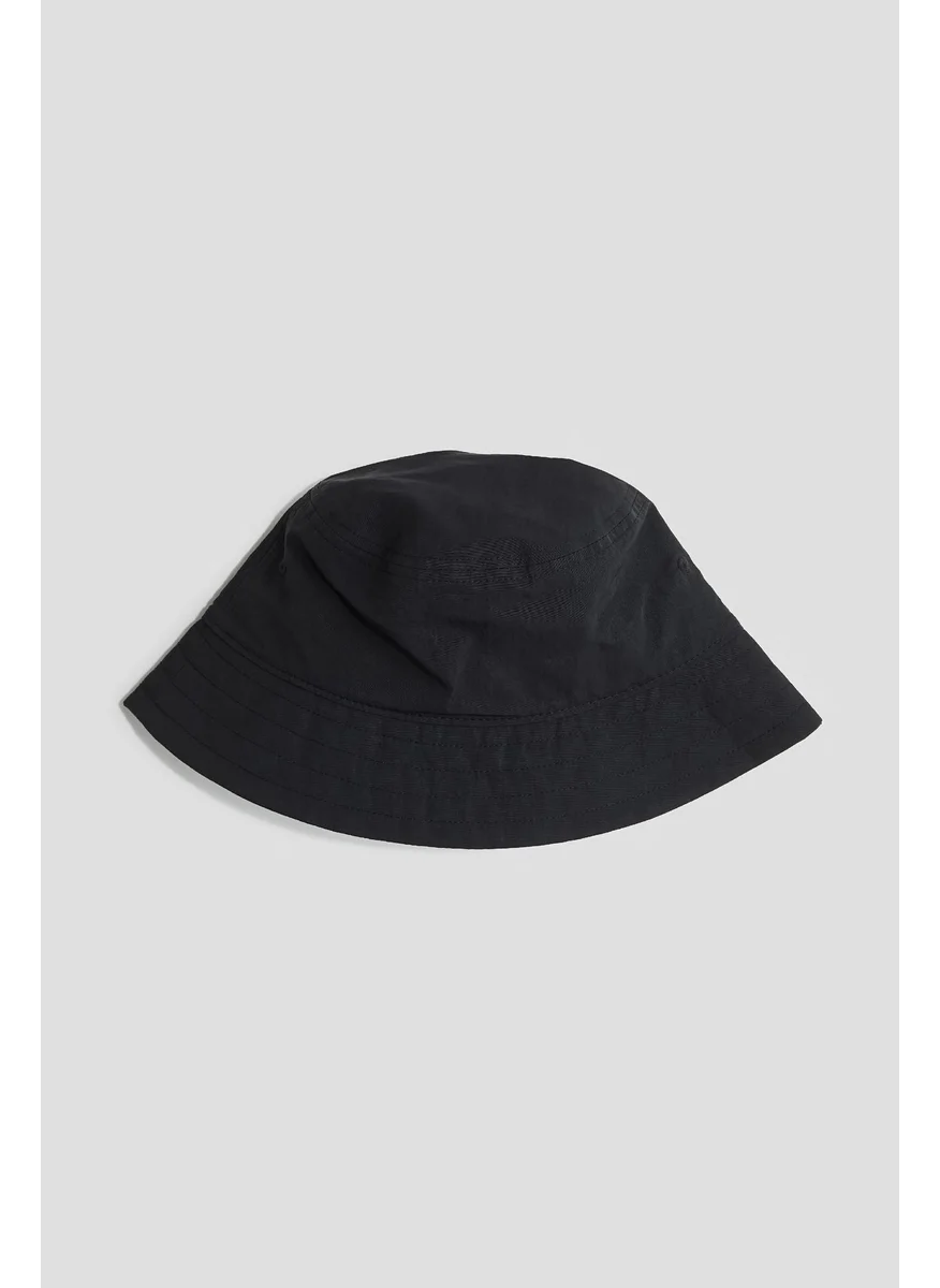 اتش اند ام Bucket Hat