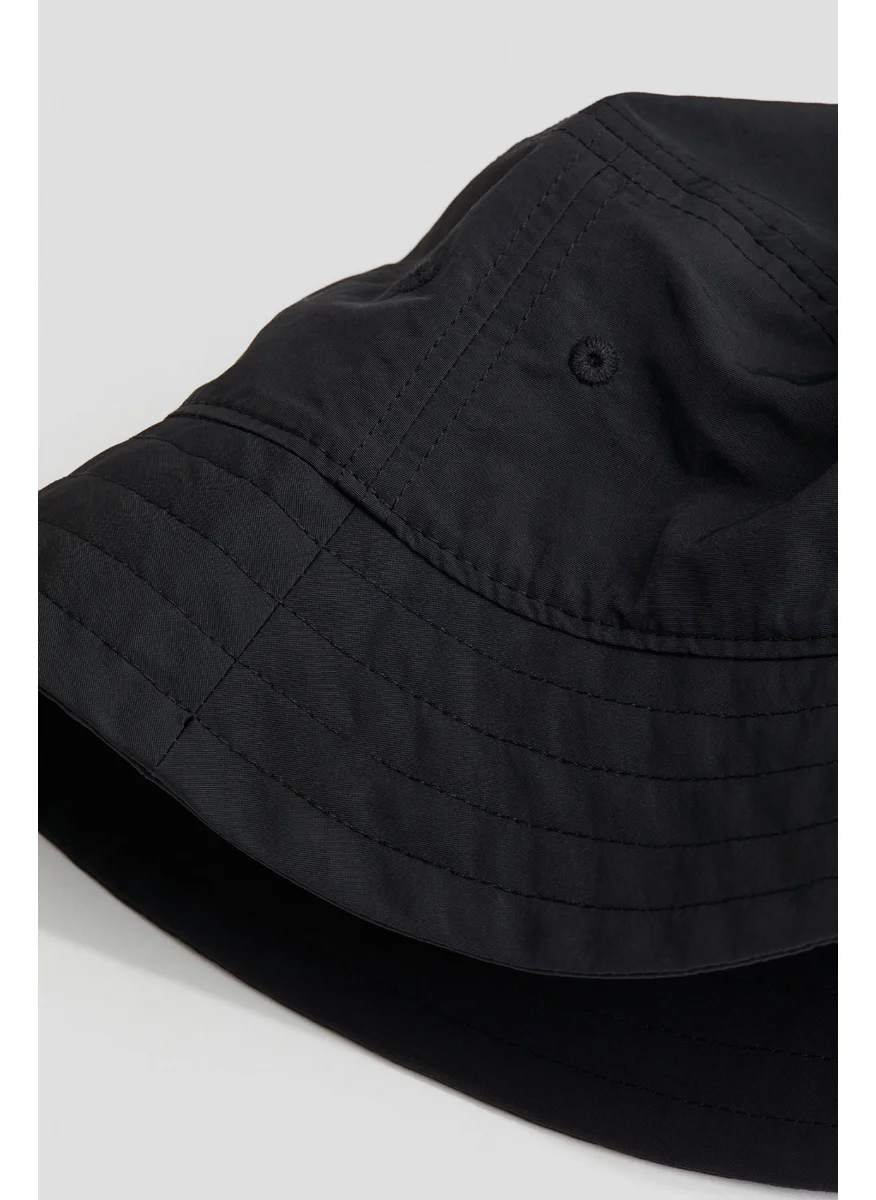 اتش اند ام Bucket Hat