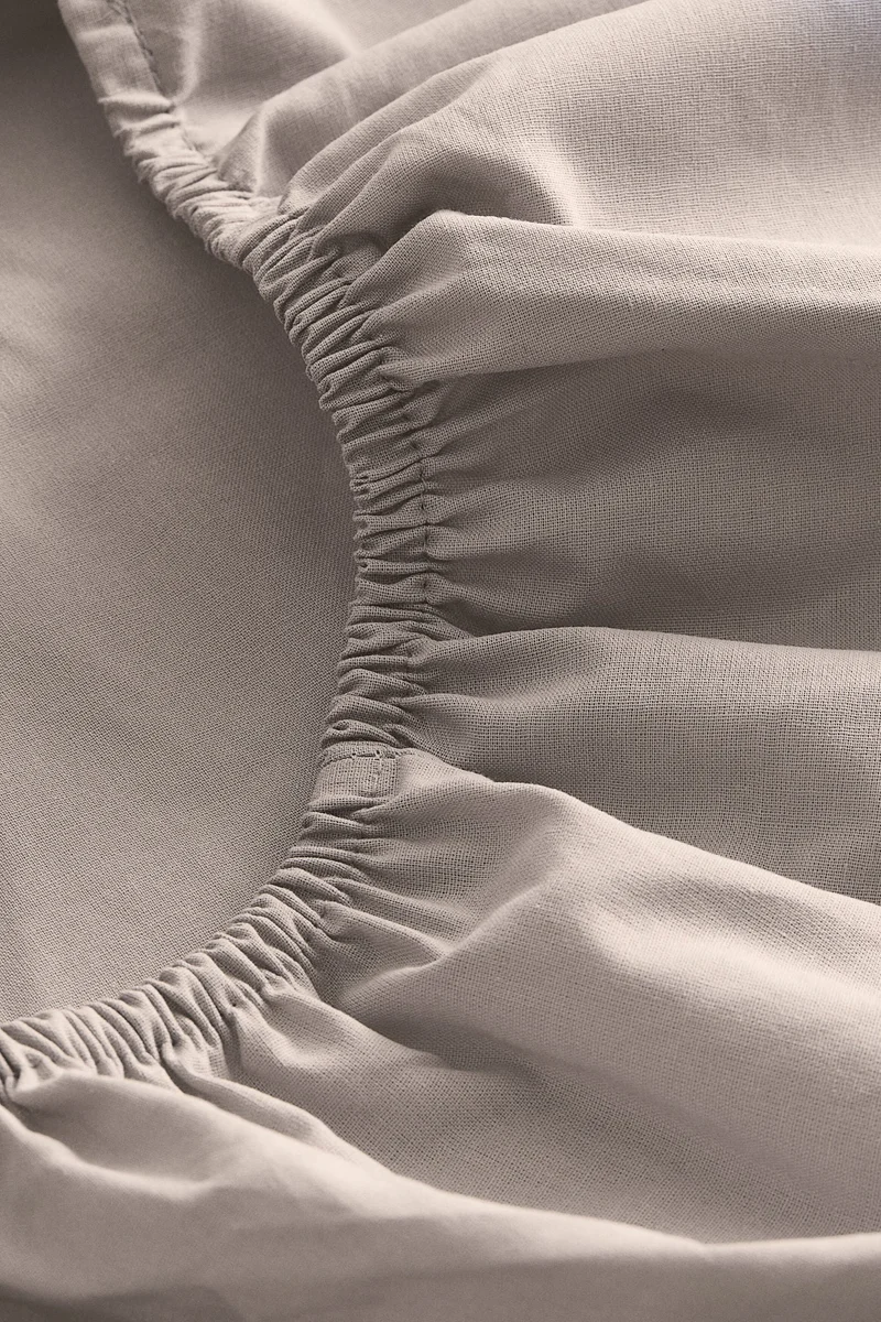 H&M Fitted cotton sheet