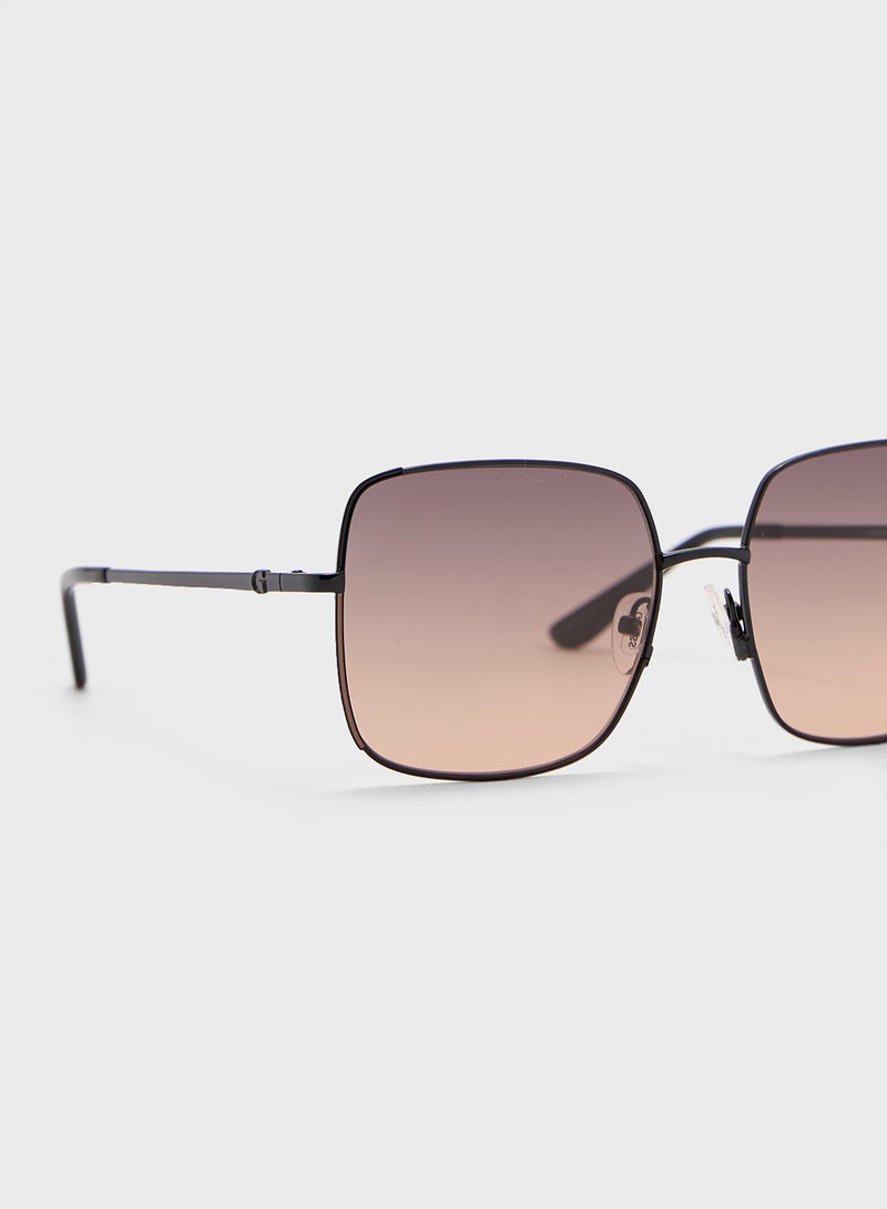 GUESS Oversized Sunglasses - Image 4