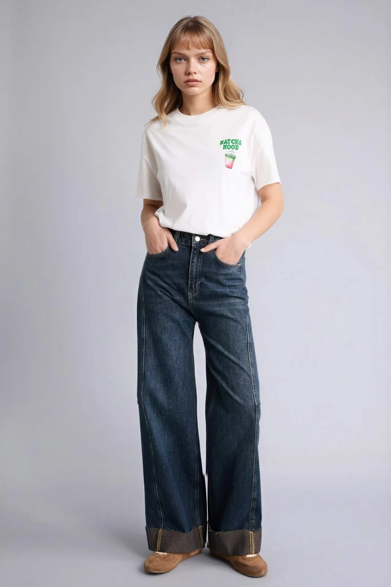ديفاكتو Printed Crew Neck Short Sleeved Oversize T-Shirt