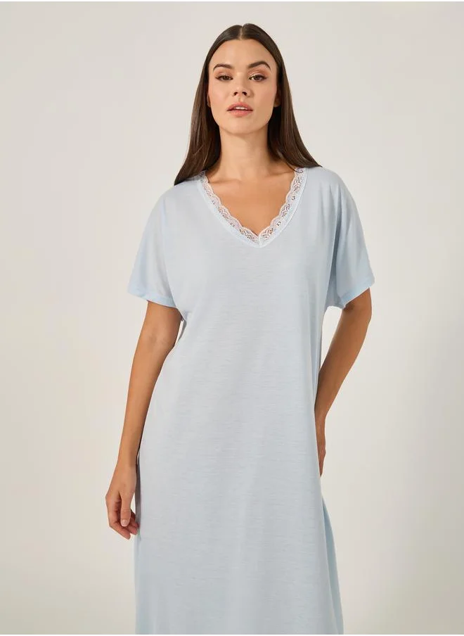 ستايلي Lace Trim V-Neck Side Slit Nightdress