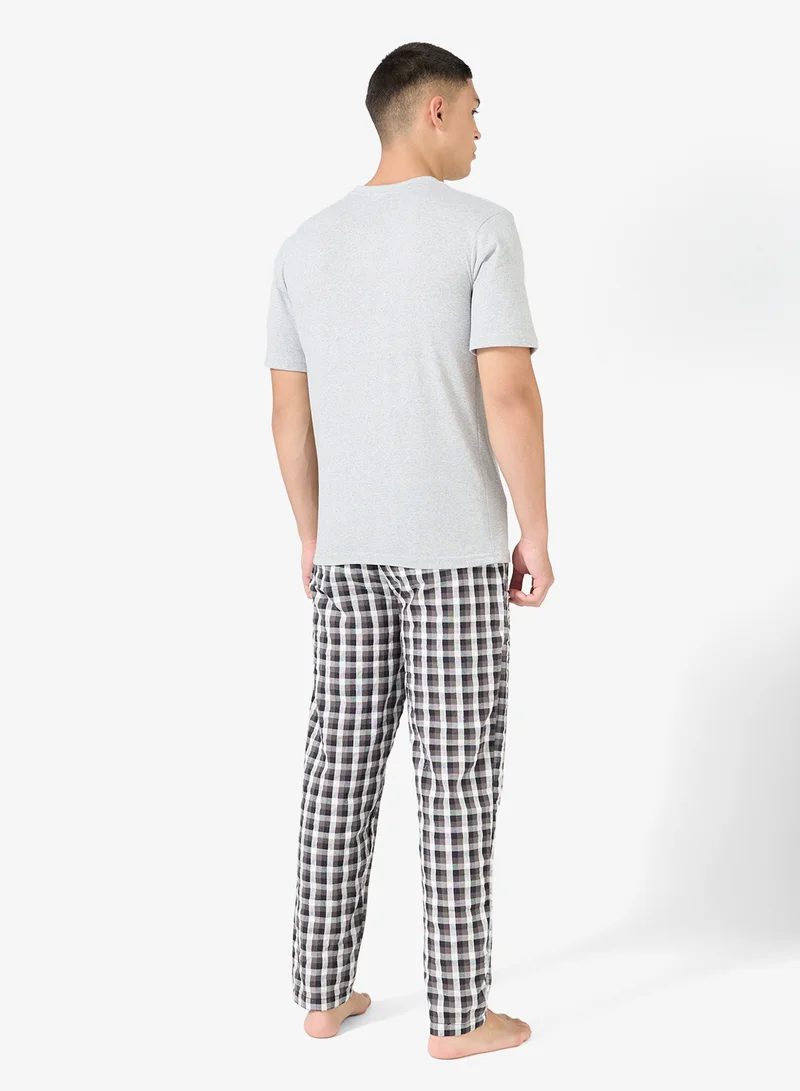 سفنتي فايف طقم بيجامة تي شيرت وبنطلون