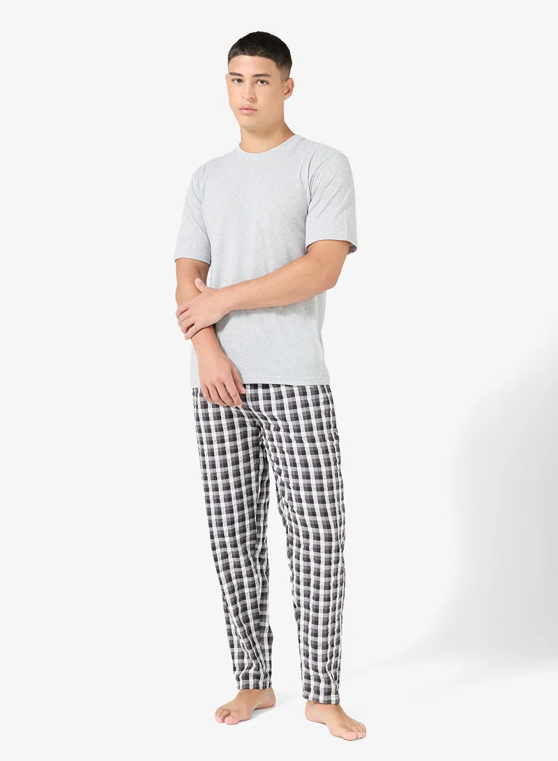 سفنتي فايف طقم بيجامة تي شيرت وبنطلون