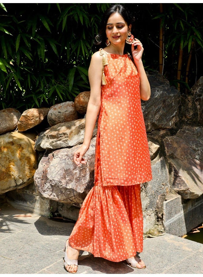 أيه كيه إس طقم كورتا حرير شانديري مطبوع بانداني بياقة مربوطة بدون أكمام من  كوتور مع دوباتا - Image 3