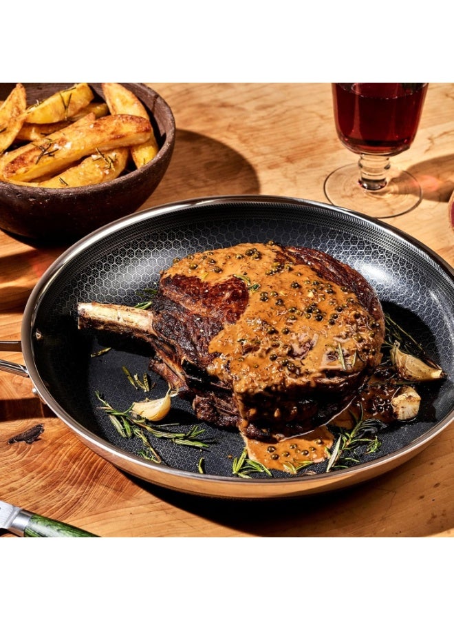 مقلاة غير لاصقة مقاس 24 سم ثلاثية الطبقات من الستانلس ستيل بجودة عالية ومعايير ألمانية أصلية، قاعدة ثلاثية الطبقات من ستانلس 316 وألومنيوم وستانلس 430 لضمان توزيع حرارة مثالي، مقاومة للخدش وخالية من المواد الضارة مثل PFAS، مناسبة لجميع أنواع المواقد بما فيها الحثي، مقبض بارد لا ينقل الحرارة، آمنة للغسل في غسالة الأطباق وتتحمل حرارة الفرن بدرجة عالية، مثالية للقلي والتحمير والطهي الاحترافي، أداء قوي مع طبقة مقاومة للالتصاق لتسهيل الاستخدام والتنظيف، متينة وتدوم طويلًا وتناسب الاستخدام اليومي في المطابخ المنزلية والمهنية - Image 3