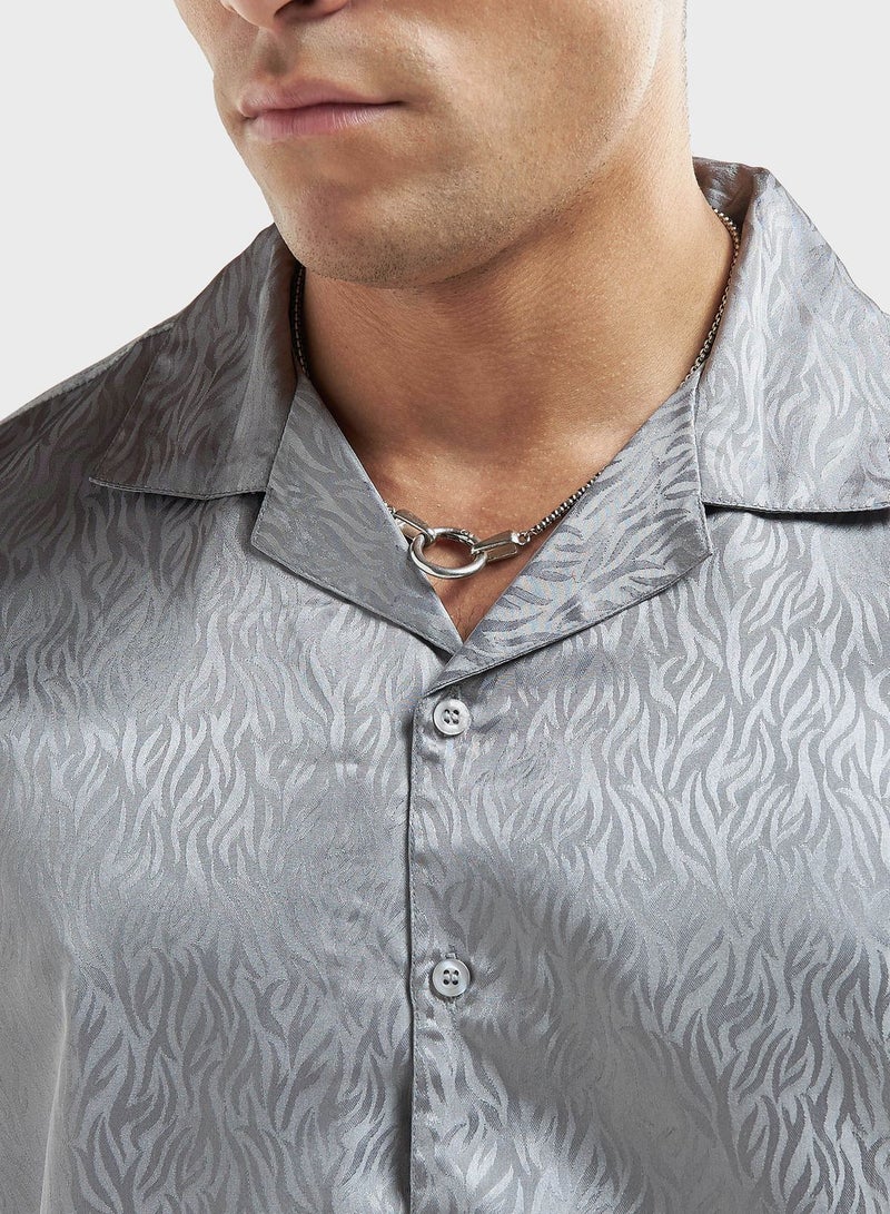 FAV قميص بقصّة عادية ومزخرف - Image 3