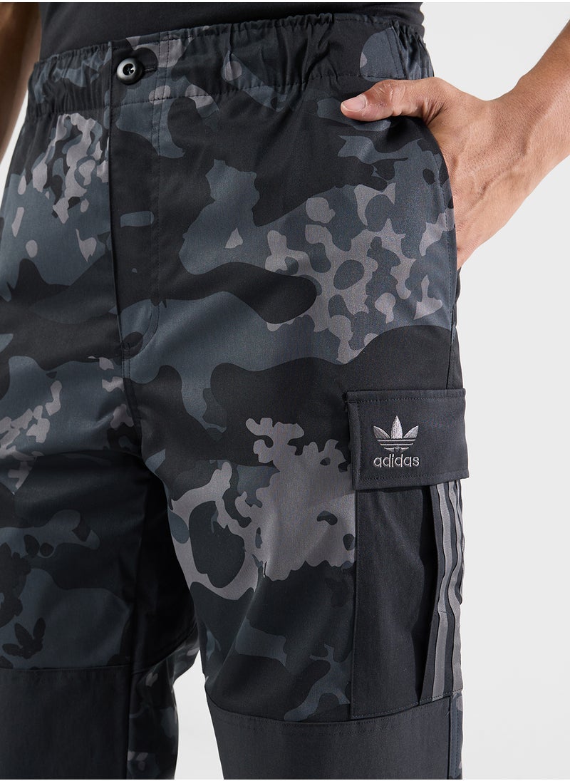 Camo Cargo Sweatpants - pzsku/Z7D7051EEC6B850F03454Z/45/_/1728029090/d0c3d9af-030f-4102-ab5b-07154694b135