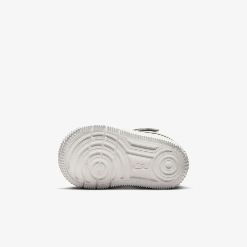 Nike Kids' Force 1 Low LV8 EasyOn Shoes