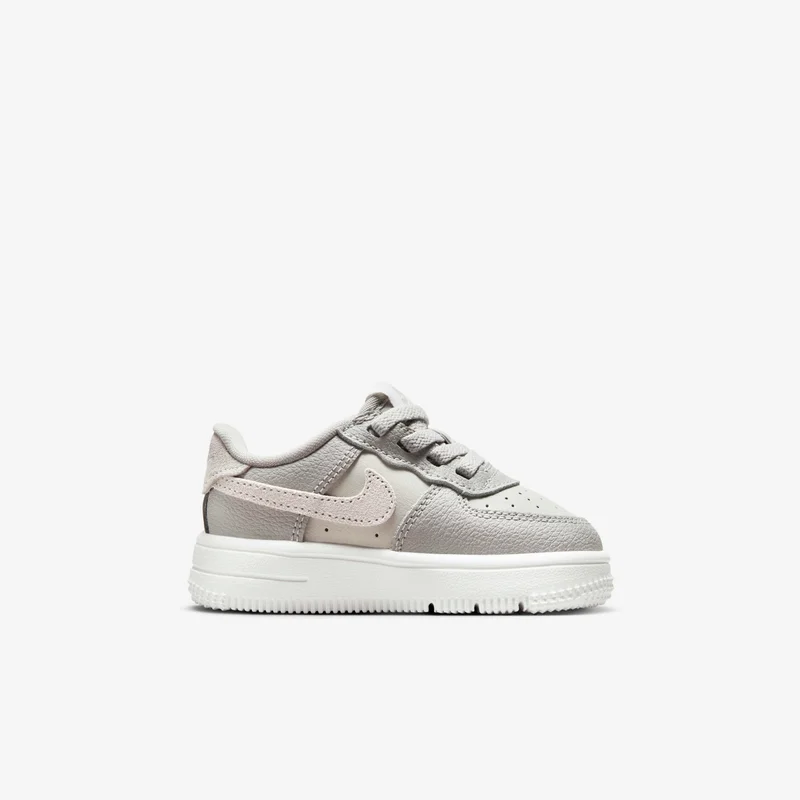 Nike Kids' Force 1 Low LV8 EasyOn Shoes