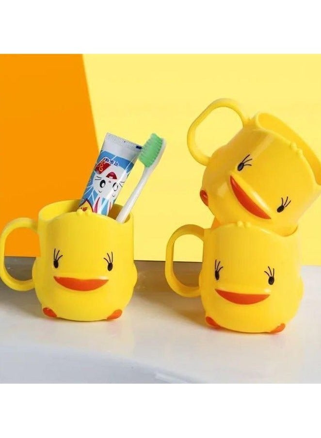 حامل أقلام للمكتب ، حامل بتصميم بطة صفراء صغيرة يستخدم للأقلام أو فرش المكياج او معجون الاسنان ، يستخدم على سطح المكتب - Image 3