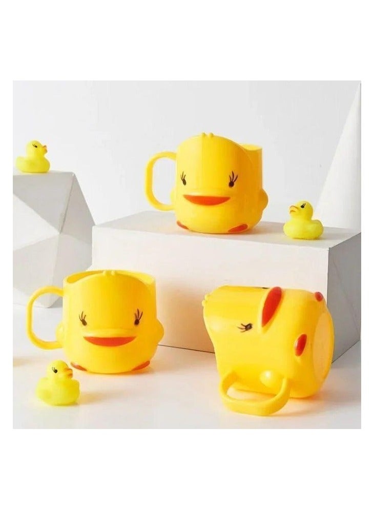 حامل أقلام للمكتب ، حامل بتصميم بطة صفراء صغيرة يستخدم للأقلام أو فرش المكياج او معجون الاسنان ، يستخدم على سطح المكتب - Image 1