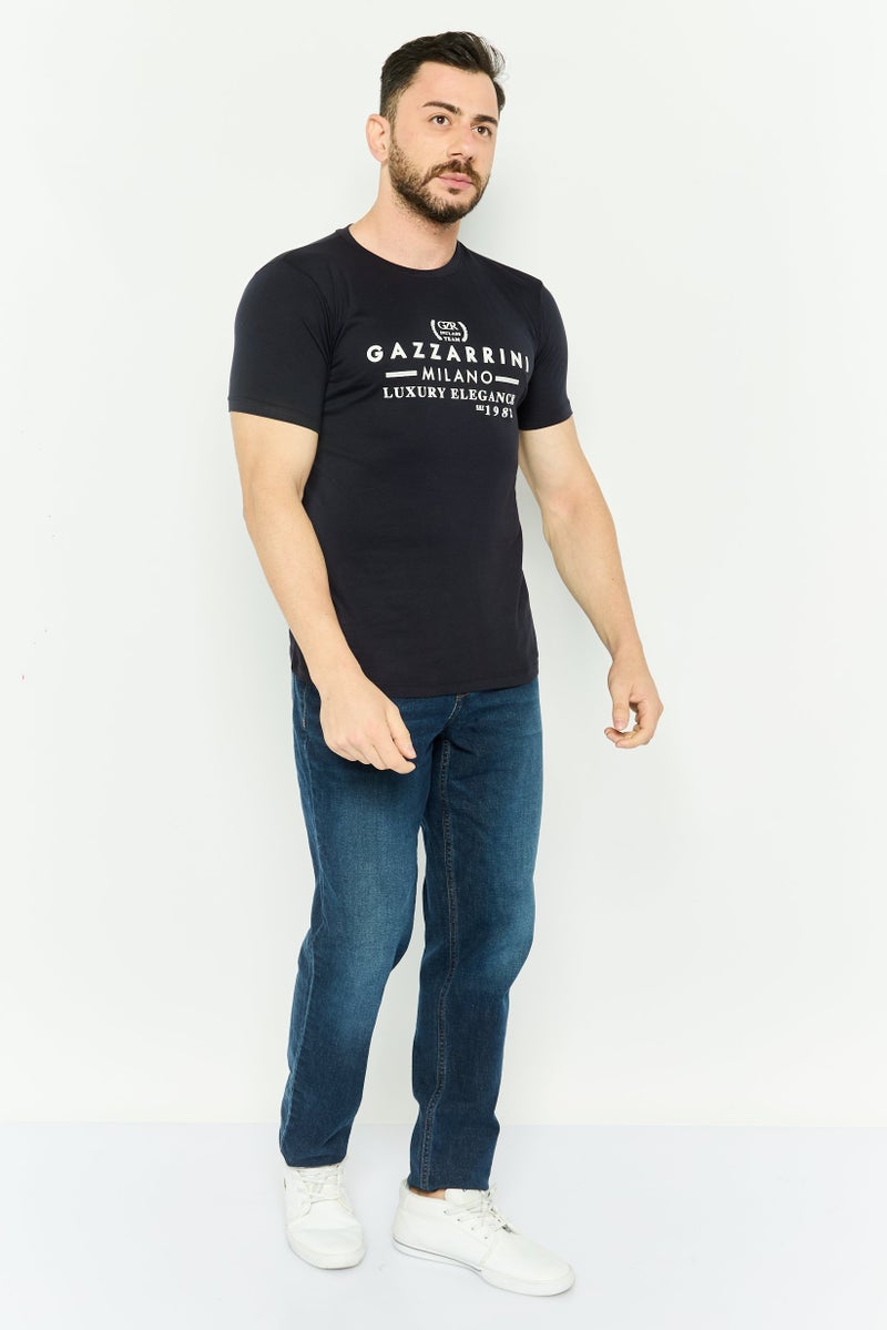 Gazzarrini تي شيرت رجالي بأكمام قصيرة وطباعة جرافيك، لون كحلي - Image 2