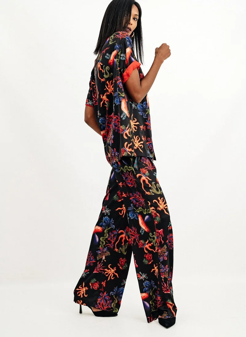 جانارا جونز Psycho Mushrooms Satin Mirage Set