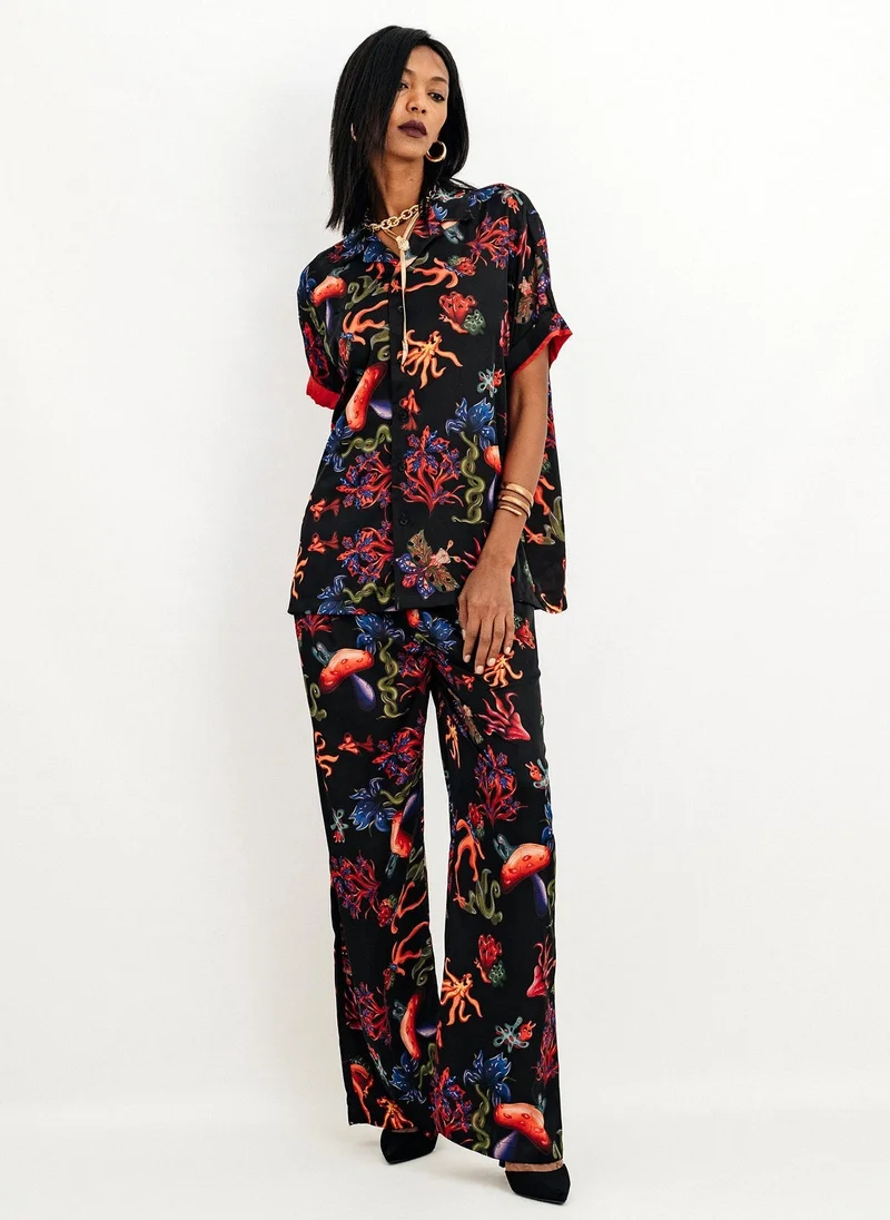 جانارا جونز Psycho Mushrooms Satin Mirage Set