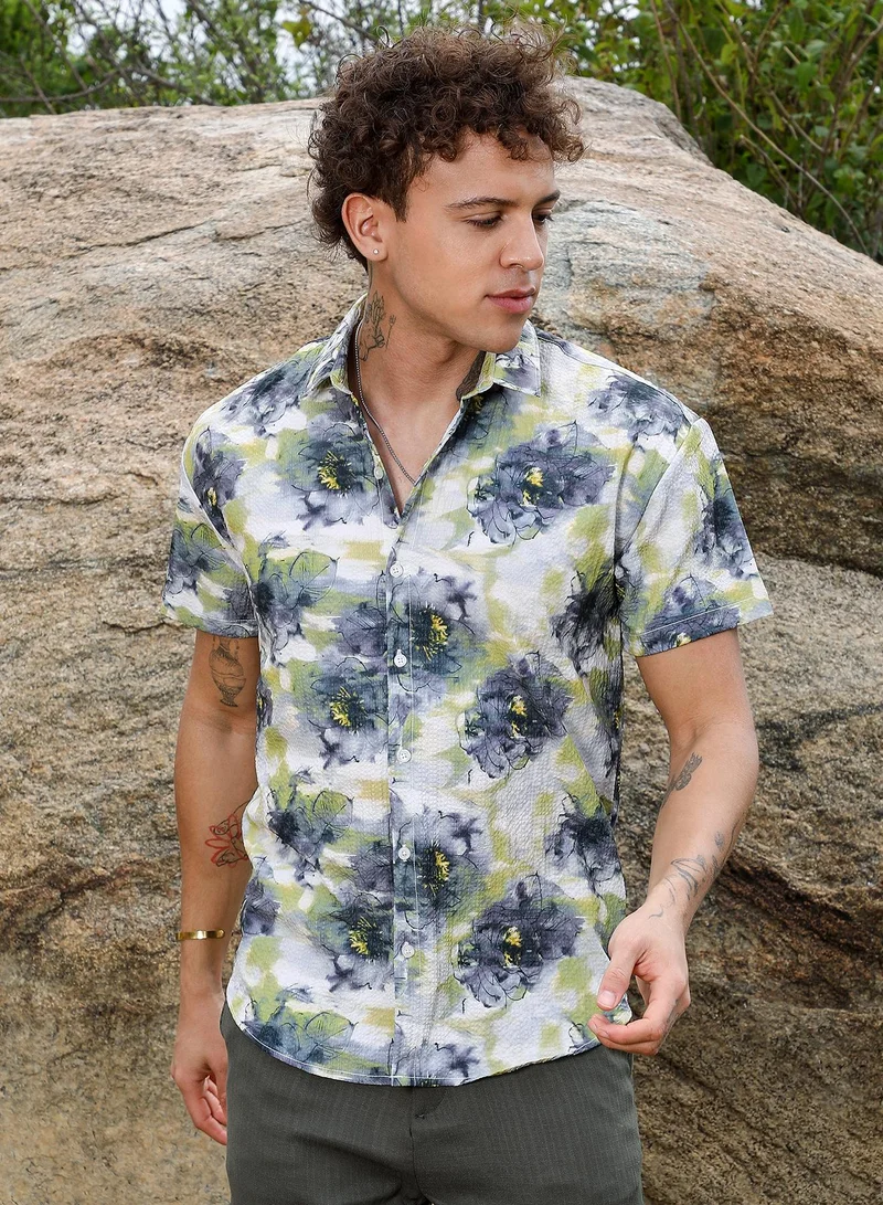 Campus Sutra Men's Navy Blue & Powder White Smudged Botanical Shirt For Casual Wear | Spread Collar | Short Sleeve | Button Closure | Shirt Crafted With Comfort Fit For Everyday Wear