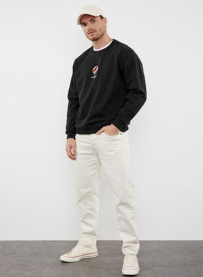 trendyol Black Oversize/Wide Cut Crew Neck Textured Embroidery Detailed Sweatshirt TMNAW25SW00155 - Image 2