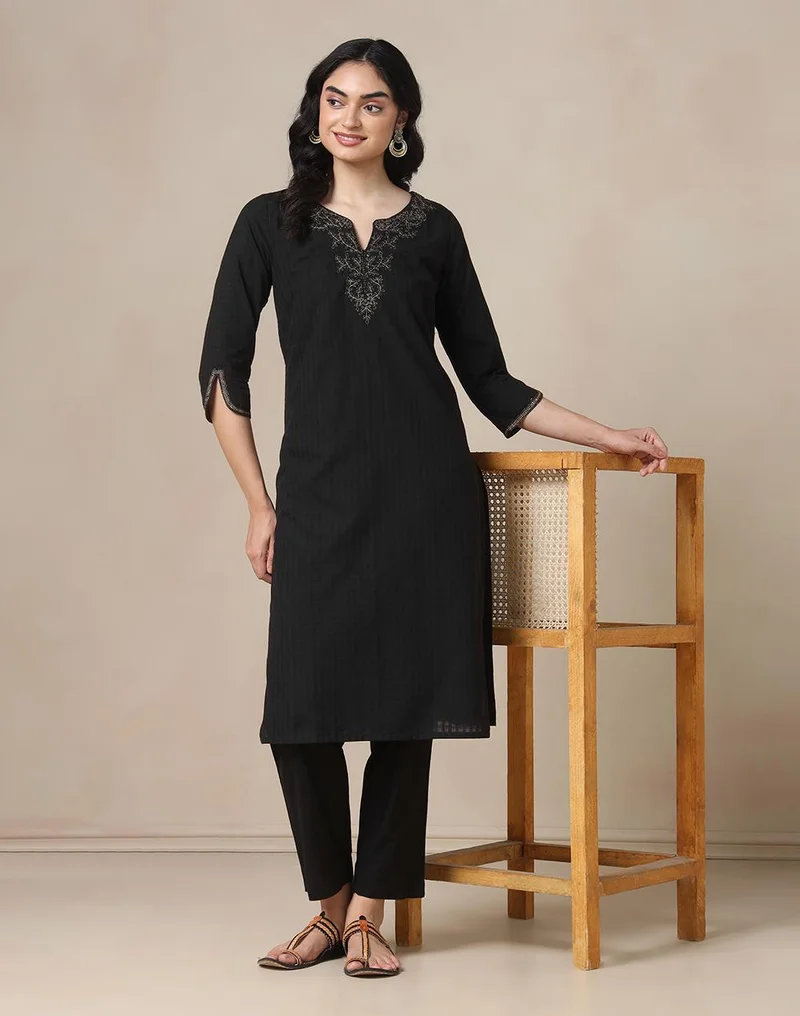 فاب انديا Black Cotton Embroidered Slim Fit Long Kurta