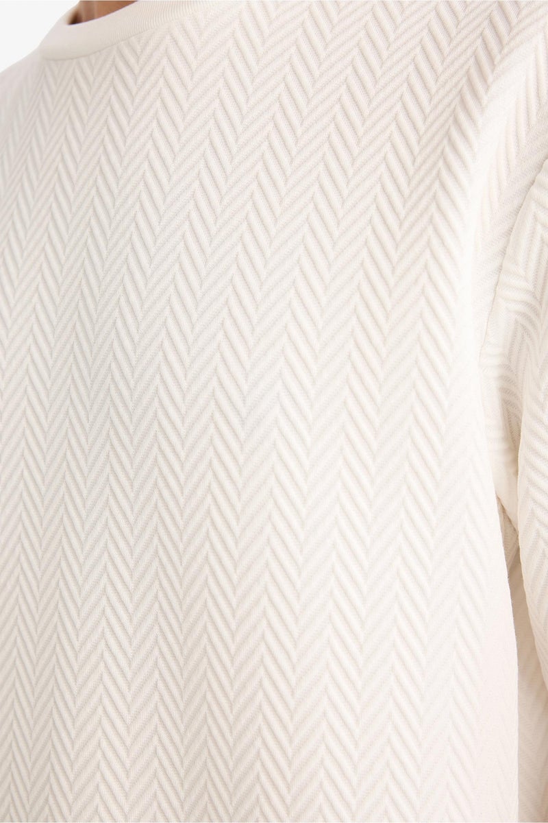 ديفاكتو سويت شيرت قصة عادية برقبة مستديرة - Image 4